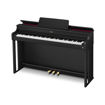 Piano Casio AP-300BK com tampa superior aberta revelando o interior vermelho e estante de partituras.