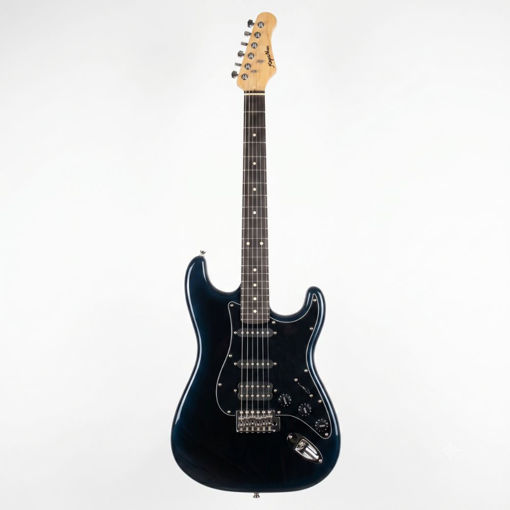 Guitarra elétrica preta Kingsman Corona 92 com configuração de pickups SSH e ponte tremolo vintage. Vista Frontal